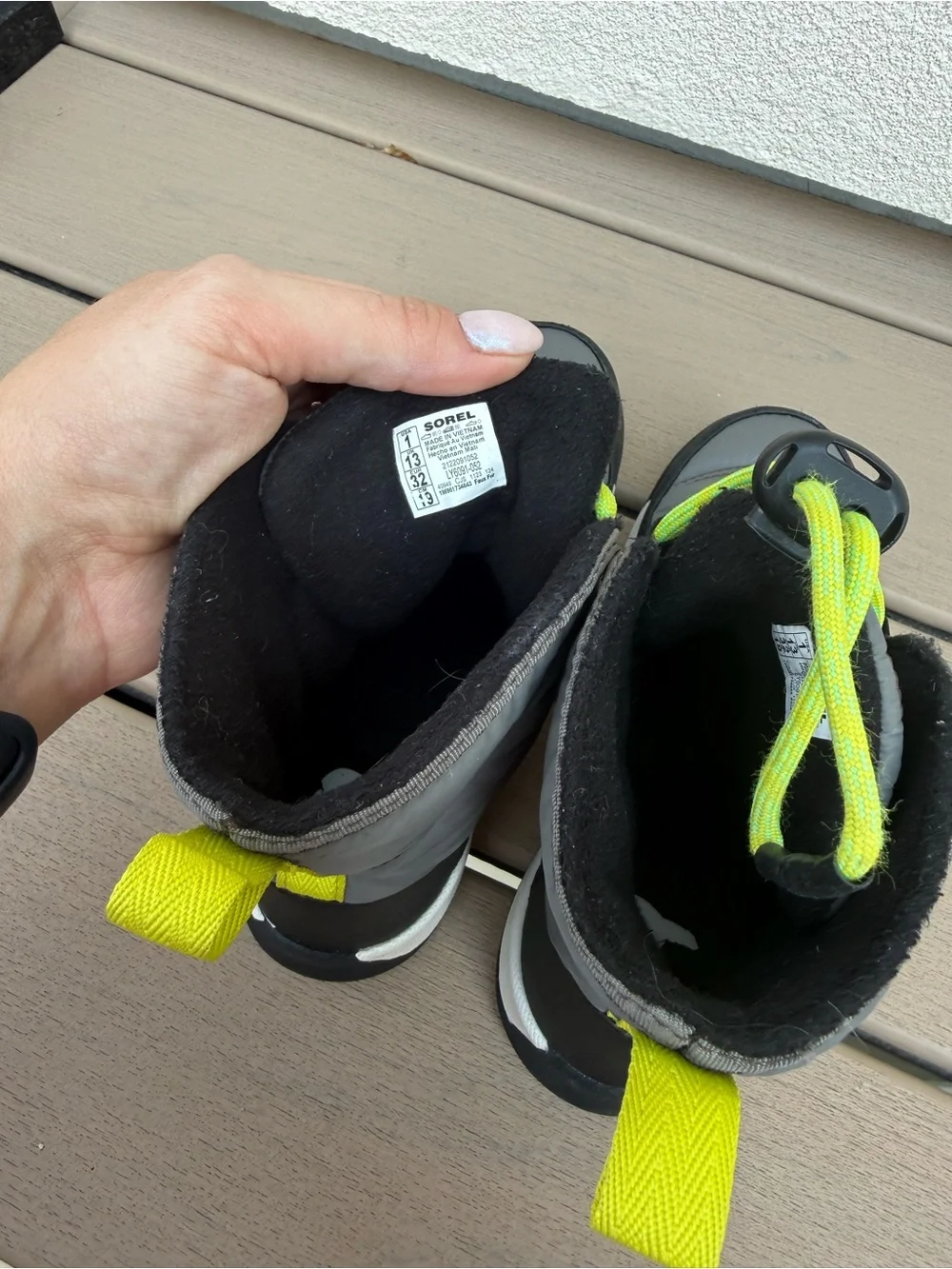 Sorel Whitney Snow Boots Boys Size 1 Black Gray & Lime Green